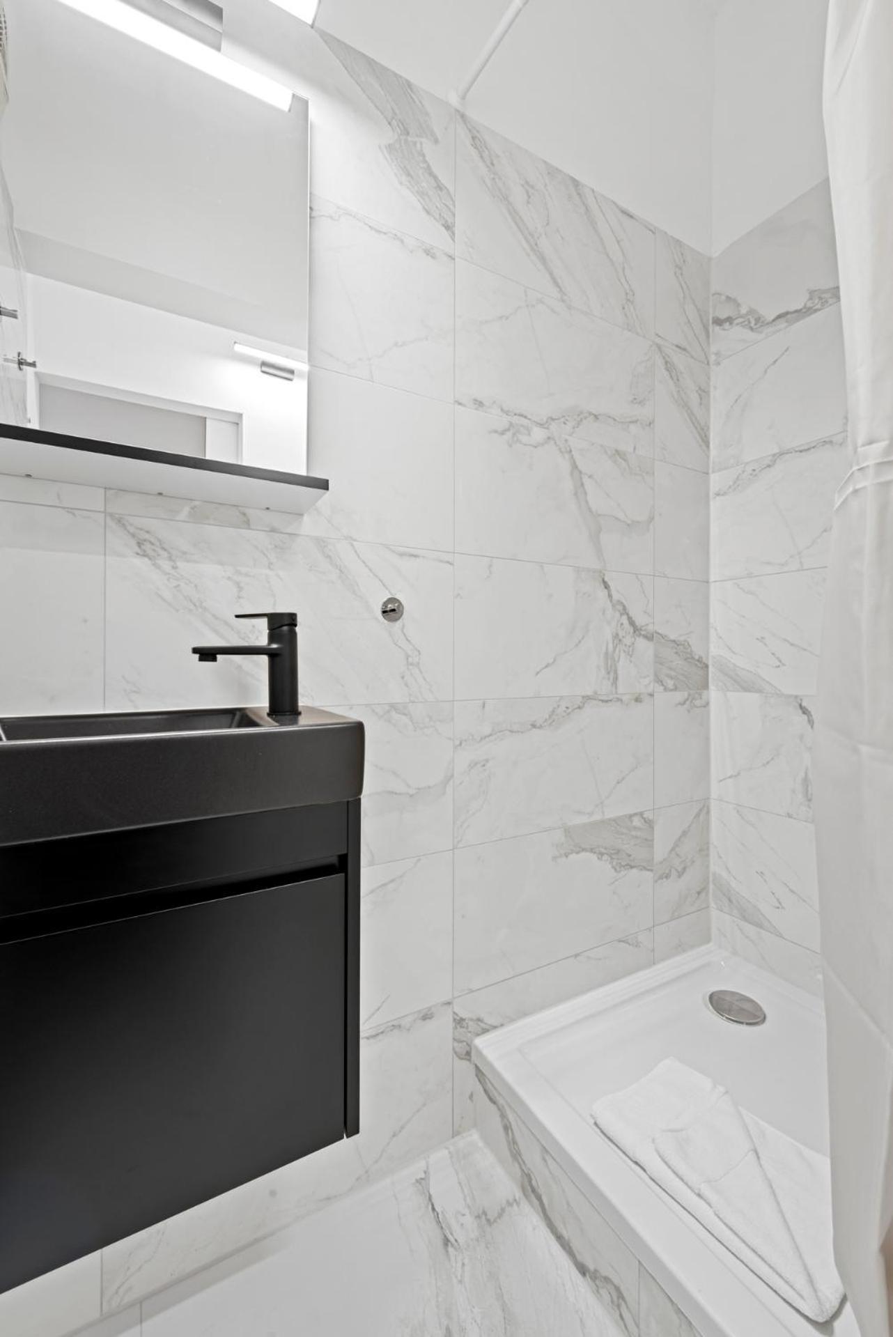 Cozy City Apartment - 15 Min To City-Centre - Contactless 24H Check-In Відень Екстер'єр фото